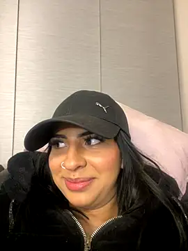 Snapshot of Hilary_pinkk chatting on December 5, 2025, 3:16 am Hilary pinkk online show from December 5, 2025, 3:16 am