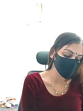 Snapshot of Tisha-01 chatting on November 19, 2025, 1:33 pm Tisha-01 online show from November 19, 2025, 1:33 pm