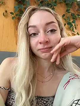 Snapshot of melissa_grr chatting on July 8, 2026, 2:07 pm melissa grr online show from July 8, 2026, 2:07 pm