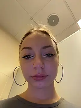 Snapshot of melissa_grr chatting on February 22, 2026, 1:35 pm melissa grr online show from February 22, 2026, 1:35 pm