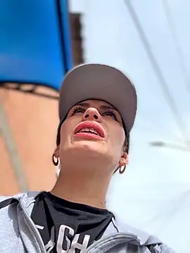 Alysson-- online show from April 8, 2026, 1:56 pm