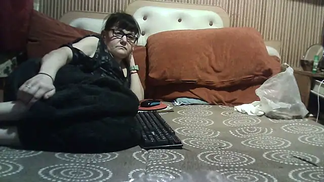 AlanaLaDream online show from October 24, 2025, 7:02 pm