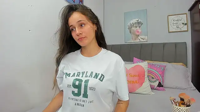 naughtyloverss online show from March 27, 2026, 6:20 pm