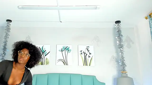 Snapshot of Khenta_Michells chatting on March 18, 2025, 5:12 pm Khenta Michells online show from March 18, 2025, 5:12 pm