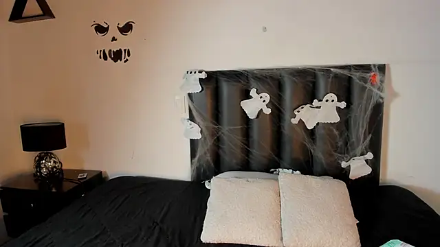 Snapshot of Khenta_Michells chatting on October 25, 2025, 10:14 am Khenta Michells online show from October 25, 2025, 10:14 am