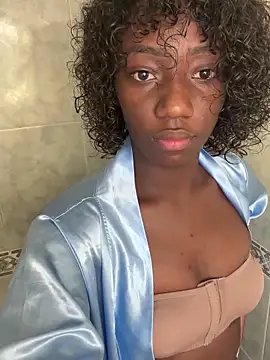 Snapshot of Khenta_Michells chatting on March 20, 2025, 11:27 am Khenta Michells online show from March 20, 2025, 11:27 am