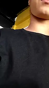 Snapshot of yummi__priv chatting on December 11, 2024, 6:20 pm yummi priv online show from December 11, 2024, 6:20 pm