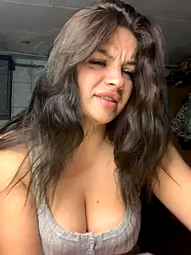 Snapshot of Sweeeeet_Candy chatting on October 24, 2025, 2:43 am Sweeeeet Candy online show from October 24, 2025, 2:43 am