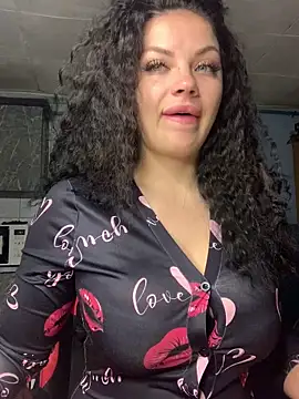 Snapshot of Sweeeeet_Candy chatting on November 12, 2025, 3:43 am Sweeeeet Candy online show from November 12, 2025, 3:43 am