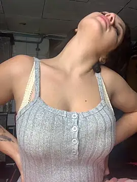 Snapshot of Sweeeeet_Candy chatting on November 29, 2025, 2:44 am Sweeeeet Candy online show from November 29, 2025, 2:44 am