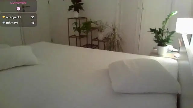 Snapshot of yournextdoorhottie chatting on May 1, 2026, 12:37 am yournextdoorhottie online show from May 1, 2026, 12:37 am