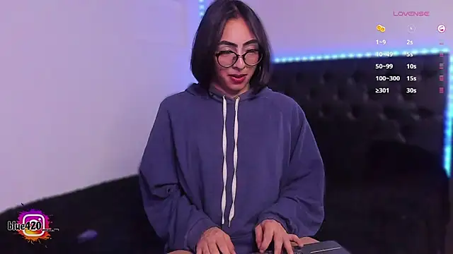 Skyler  blue4 online show from March 2, 2025, 4:50 am