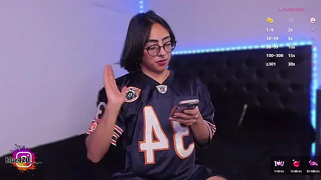 Skyler  blue4 online show from March 3, 2025, 4:54 am