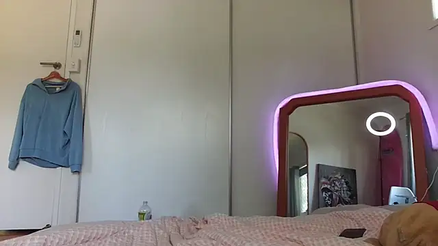 Snapshot of lexifeverr chatting on February 6, 2025, 2:33 am lexifeverr online show from February 6, 2025, 2:33 am