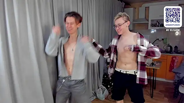 Snapshot of AndrewwCarter2 chatting on March 15, 2025, 8:54 pm AndrewwCarter2 online show from March 15, 2025, 8:54 pm