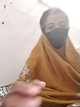 Snapshot of Cute-Ridhima chatting on December 23, 2025, 8:24 am Cute-Ridhima online show from December 23, 2025, 8:24 am