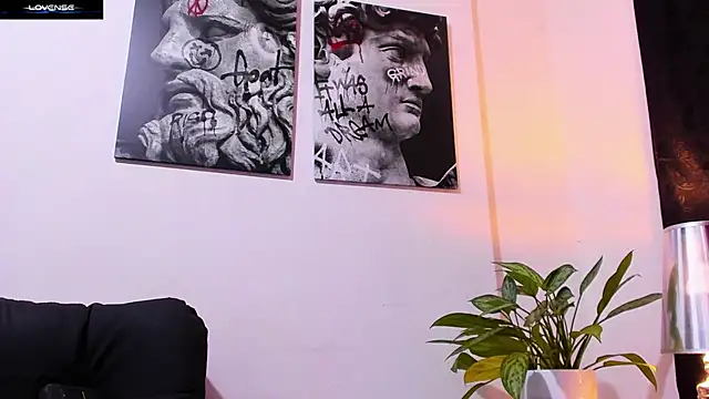 Snapshot of CruzVega chatting on November 29, 2025, 11:05 pm CruzVega online show from November 29, 2025, 11:05 pm