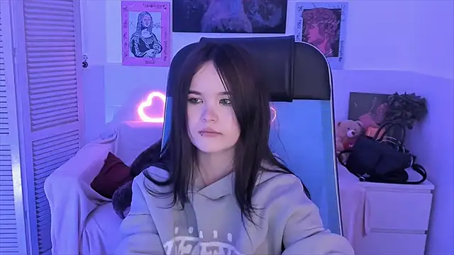 Elainebeness online show from November 9, 2025, 9:02 am