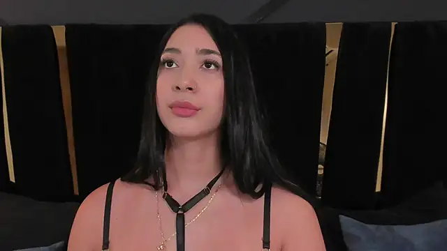 Snapshot of julieta_jewel chatting on January 7, 2026, 5:40 pm julieta jewel online show from January 7, 2026, 5:40 pm