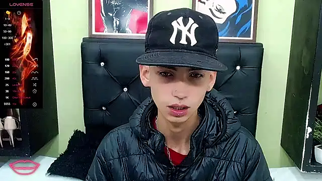 ttimy x boy online show from March 10, 2025, 8:12 pm