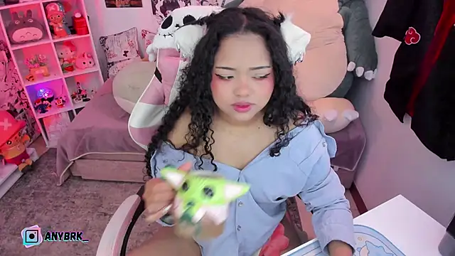 Snapshot of anyburkee chatting on October 28, 2025, 12:11 am anyburkee online show from October 28, 2025, 12:11 am