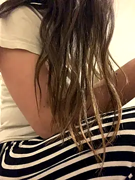 Miss oliviaa online show from December 2, 2025, 5:36 pm