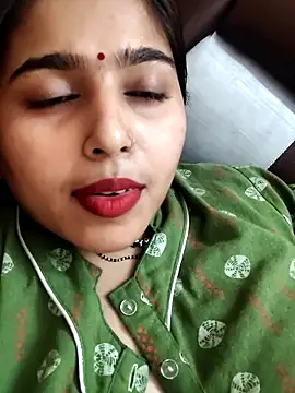 Snapshot of Sweet-Rani chatting on April 15, 2026, 7:58 pm Sweet-Rani online show from April 15, 2026, 7:58 pm