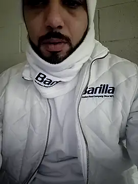 Snapshot of GLV420 chatting on December 7, 2024, 3:47 pm GLV420 online show from December 7, 2024, 3:47 pm
