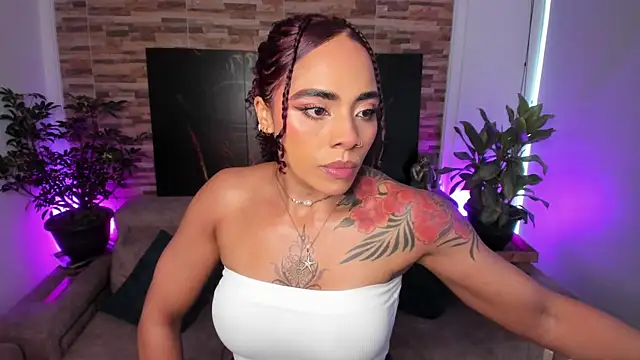 Snapshot of emilyfitness chatting on January 7, 2026, 8:47 pm emilyfitness online show from January 7, 2026, 8:47 pm