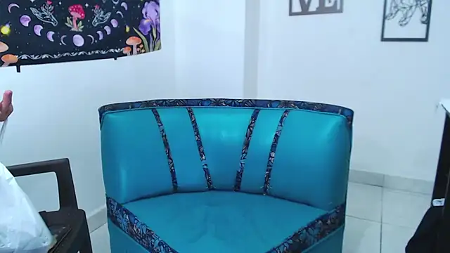 Snapshot of logannth chatting on April 10, 2026, 4:19 am logannth online show from April 10, 2026, 4:19 am