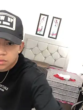 Snapshot of logannth chatting on March 6, 2026, 4:24 pm logannth online show from March 6, 2026, 4:24 pm