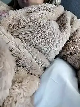 fofinhaa12 online show from November 14, 2025, 12:47 am