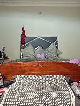 Snapshot of ThickianaRider chatting on May 10, 2026, 1:53 am ThickianaRider online show from May 10, 2026, 1:53 am