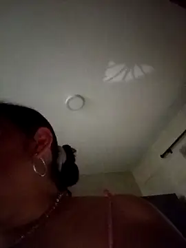 Snapshot of MirandaSoto chatting on December 21, 2025, 5:42 am MirandaSoto online show from December 21, 2025, 5:42 am