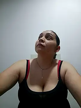 Snapshot of MirandaSoto chatting on February 14, 2026, 3:40 am MirandaSoto online show from February 14, 2026, 3:40 am