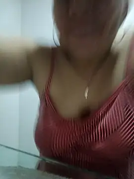 Snapshot of MirandaSoto chatting on November 6, 2025, 4:16 am MirandaSoto online show from November 6, 2025, 4:16 am