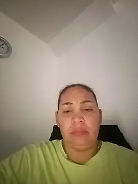 Snapshot of MirandaSoto chatting on November 9, 2025, 8:02 pm MirandaSoto online show from November 9, 2025, 8:02 pm