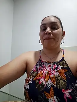 Snapshot of MirandaSoto chatting on December 18, 2025, 3:55 am MirandaSoto online show from December 18, 2025, 3:55 am