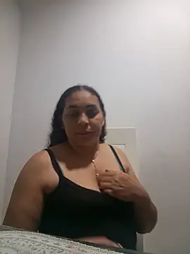 Snapshot of MirandaSoto chatting on October 18, 2025, 3:41 am MirandaSoto online show from October 18, 2025, 3:41 am