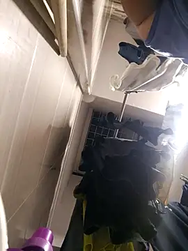 Snapshot of MirandaSoto chatting on November 2, 2025, 4:17 am MirandaSoto online show from November 2, 2025, 4:17 am