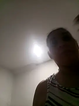 Snapshot of MirandaSoto chatting on November 16, 2025, 5:23 am MirandaSoto online show from November 16, 2025, 5:23 am