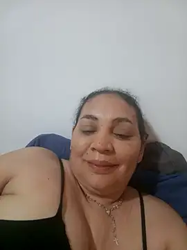 Snapshot of MirandaSoto chatting on November 3, 2025, 8:45 pm MirandaSoto online show from November 3, 2025, 8:45 pm