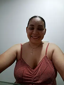 Snapshot of MirandaSoto chatting on January 10, 2026, 4:19 am MirandaSoto online show from January 10, 2026, 4:19 am