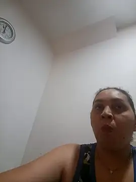 Snapshot of MirandaSoto chatting on December 15, 2025, 3:56 am MirandaSoto online show from December 15, 2025, 3:56 am