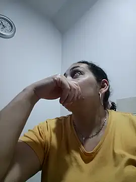 Snapshot of MirandaSoto chatting on February 5, 2026, 3:46 am MirandaSoto online show from February 5, 2026, 3:46 am