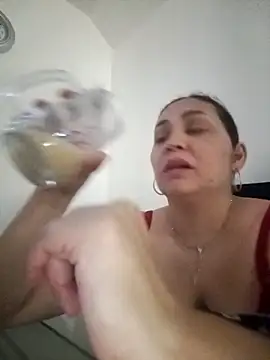 Snapshot of MirandaSoto chatting on November 30, 2025, 9:04 pm MirandaSoto online show from November 30, 2025, 9:04 pm