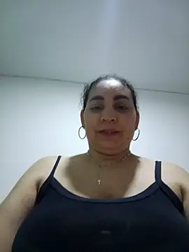 Snapshot of MirandaSoto chatting on November 20, 2025, 4:13 am MirandaSoto online show from November 20, 2025, 4:13 am