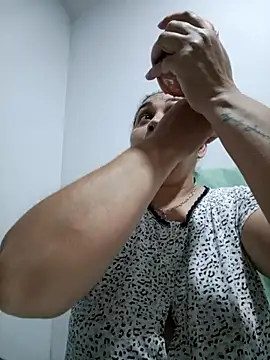 Snapshot of MirandaSoto chatting on October 20, 2025, 3:52 am MirandaSoto online show from October 20, 2025, 3:52 am