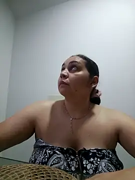 Snapshot of MirandaSoto chatting on February 12, 2026, 3:39 am MirandaSoto online show from February 12, 2026, 3:39 am