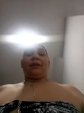 Snapshot of MirandaSoto chatting on February 27, 2026, 3:29 am MirandaSoto online show from February 27, 2026, 3:29 am